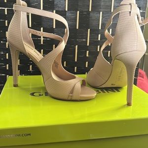 NEW Gianni Bini Sandals